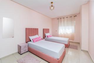 Large Modern 3-Bedroom Apartment, Pool & Private Parking - 6