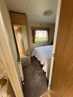 Shabby chic 6 Berth Caravan - 8