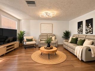 Dream home in Holiday with POOL & SPA and More - 2
