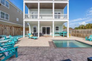 Three Master Bedrooms! Easy Beach Access! Gulf Views - 4