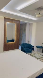 Faisalabad 1-Bed Apartment, Prime Location - 7