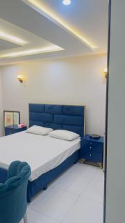Faisalabad 1-Bed Apartment, Prime Location - 5