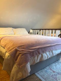 Water's edge studio apartment - 7