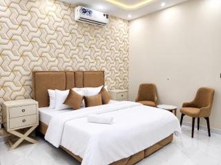 Luxury 2-Bed Family Stay Spacious & Comfortable - 7