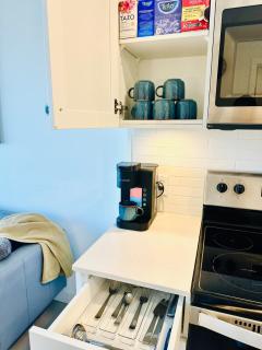 Downtown Condo, Stylish & Comfy - 1