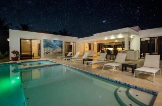 Tropical Escape 3 BR Private Pool lawn Fenced - 9