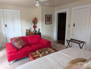 Chez Sherry Montclair - 6