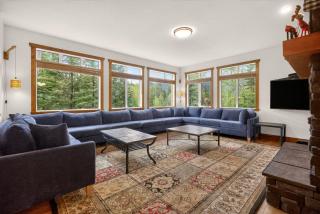 Black Diamond Chalet by Fernie Central Reservations - 4