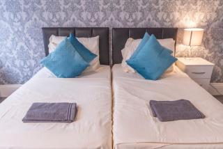 4-Bed Derby House, Sleeps 8, Near City Centre - 5