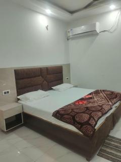 Hotel Vedant And Restaurant - 4