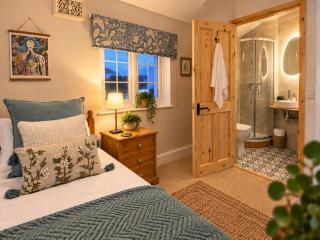 The Wild Boar Guest House - 8