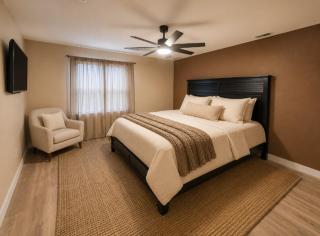 Canal Front Home & Pool Sleeps 12 - 9