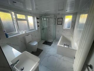 Cozy Cannock Retreat - 3 Bedroom 2 Bathroom - 0