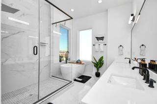 Rooftop Downtown Home - 2 mins from restaurants, parks and leisure centres - 3