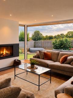 The Cuckoo's Retreat - Luxurious home with private garden & jacuzzi - 7
