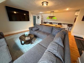 Hocus Pocus Hideaway on Salem Commons w Game Room - 0