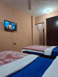 Land of Gold Hotel & Guesthouse - 3