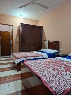 Land of Gold Hotel & Guesthouse - 1