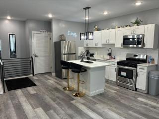 Experience Philadelphia 3-bedroom apartment oasis - 8
