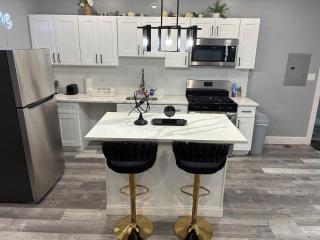 Experience Philadelphia 3-bedroom apartment oasis - 5