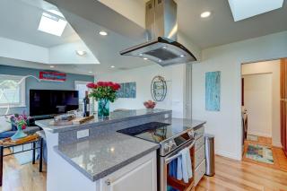 Matthews Beach Lakeview Home - 3