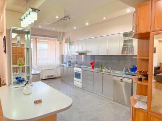North Avenue Residence - 7