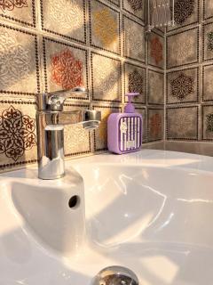 Spacious 4BR Home with Private Patio in Banafseg - 1