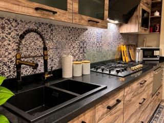 Spacious 4BR Home with Private Patio in Banafseg - 3
