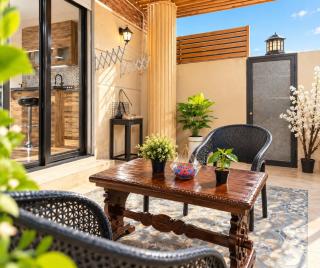 Spacious 4BR Home with Private Patio in Banafseg - 9
