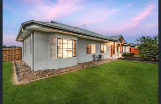 Spacious 6BR Beerwah Home&Pet Friendly - 3
