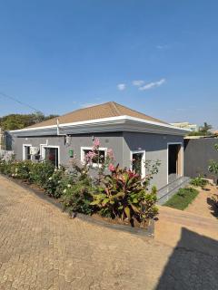 Brookhouse Area43 Malawi Holiday Rentals - 4