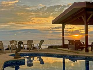 El Descanso Beachfront house with pool and view - 1