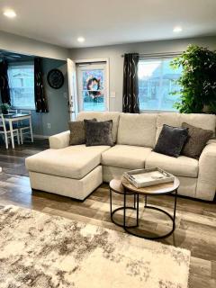 New! Cozy Home in the Heart of Lakewood - 8