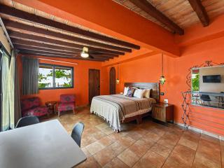 Jonathan's Lugar Cozy Studio, Artisan Tiles, Heated Pool, Walk to Malecón - 5