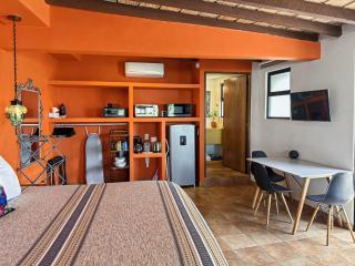 Jonathan's Lugar Cozy Studio, Artisan Tiles, Heated Pool, Walk to Malecón - 3