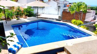 The Penthouse Top-Floor Ocean-View 3BR, Two Terraces, Heated Pool, Walkable - 8