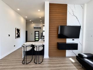 The Hive Luxury 2BR Townhouse Pool & Rooftop 103 - 8