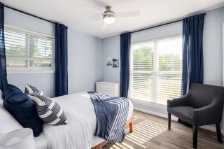 3BR Retreat in Austin with Massage chair and Firepit - 8