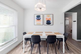 3BR Retreat in Austin with Massage chair and Firepit - 7