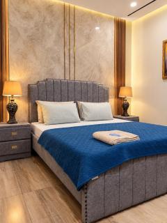 Zeta Luxury Suites I One Bedroom Apartment City View - 3