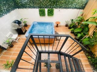 Nubari Private Apartment with Jacuzzi - 3