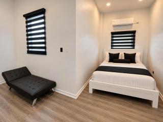 The Hive Luxury 2BR Townhouse Pool & Rooftop 102 - 3