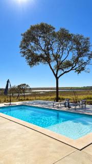 Casa de campo exclusiva com piscina, fire pit e vista para lagoa - 9