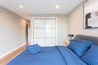 Spacious City Flat with Free Parking next to SEC Hydro - 1