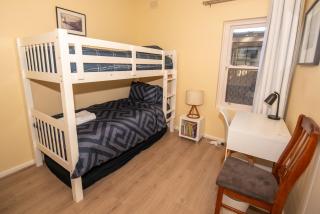 Seaside Adelaide Holiday Apartment 2BR 1 min walk to Brighton Beach - 4