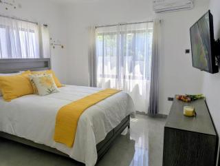 Cozy & Comfort Home in Paradise Mins from Beach - 7