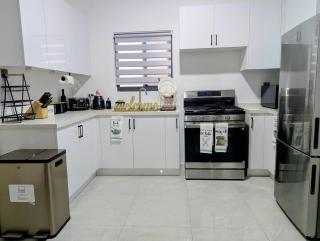 Savannah's Charm- Cozy & Comfort Home in Paradise Mins from Beach - Runaway Bay - 6