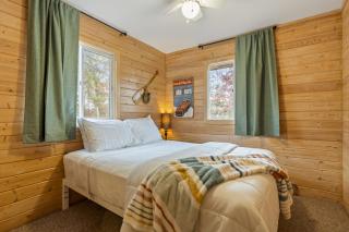 Cute Whitefish Cabin with Hot tub - 1