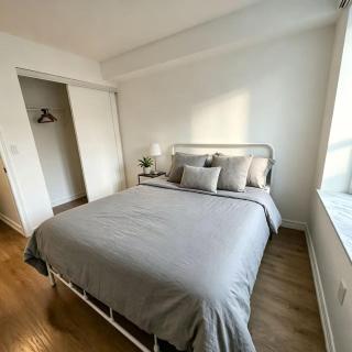 Modern 2 Bedroom 2 Bathroom Suite with Free Parking Near Finch Subway Station - 8