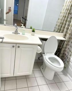 Modern 2 Bedroom 2 Bathroom Suite with Free Parking Near Finch Subway Station - 5
